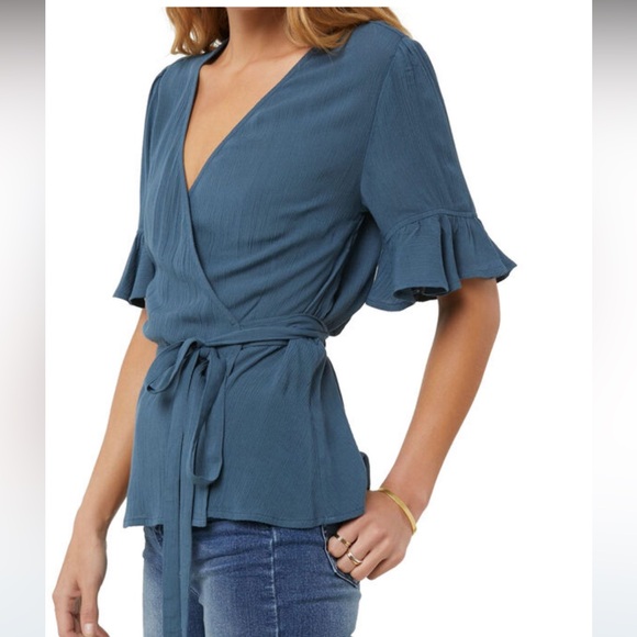 🌷O’Neill Summer Peplum Wrap Top Super Cute - Picture 2 of 8